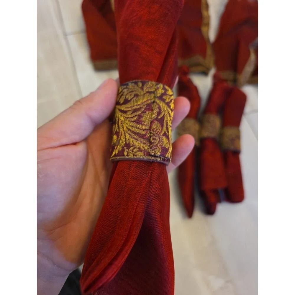 4 Christmas Red Embroidered Square Napkins With Napkin Rings 18